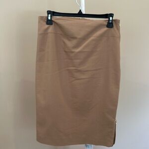 EUC Express tan pencil skirt (size8) with gold side zipper for adjustable slit